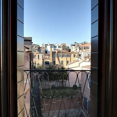 Modern With Terrace דירה *