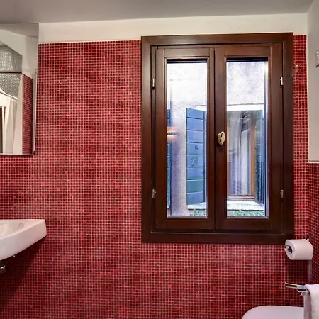 Modern With Terrace דירה