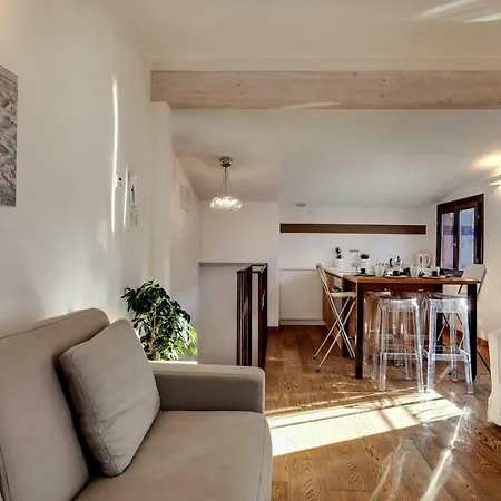 Modern With Terrace * 威尼斯