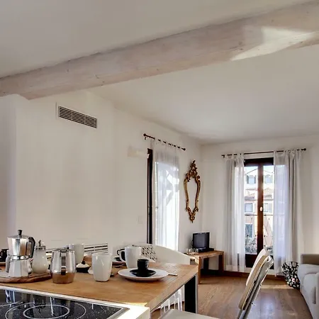 Modern With Terrace Apartment *
