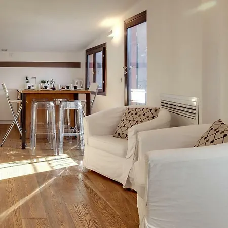 Modern With Terrace Apartment