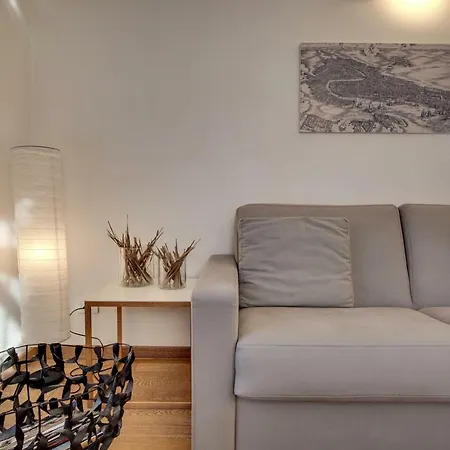 Modern With Terrace Apartment *