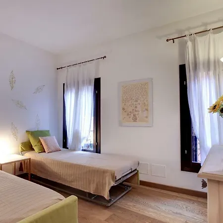 Modern With Terrace Apartment *
